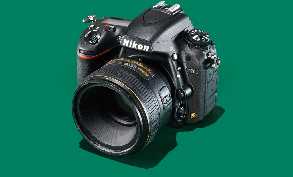 nikon 2750