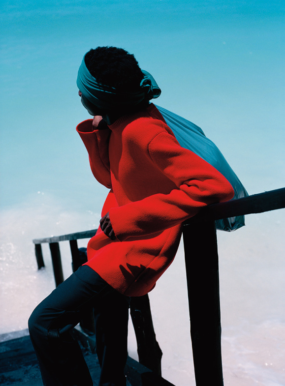 Viviane Sassen: In and Out of Fashion