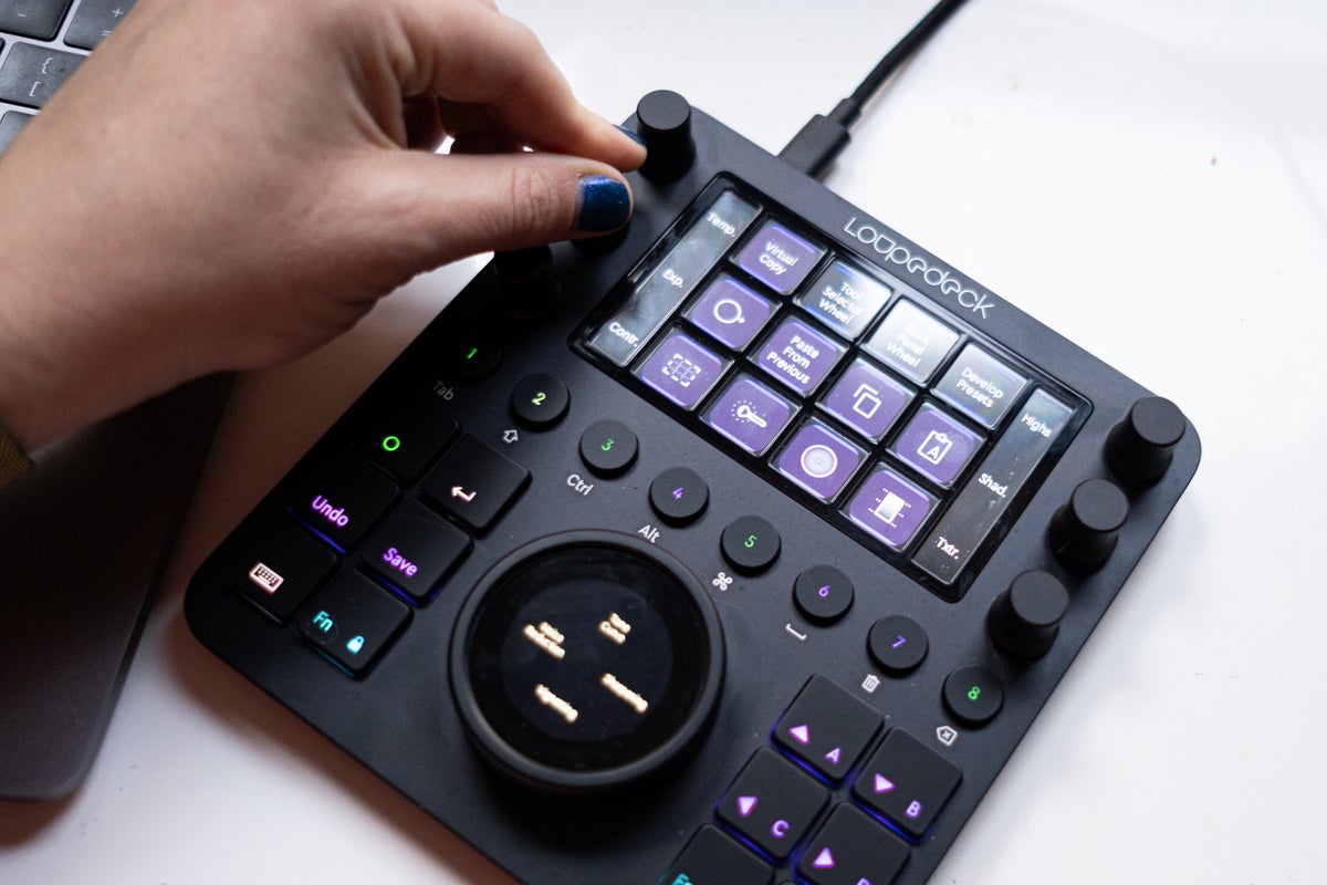 Loupedeck Live S - The Streaming Console for Desktop Productivity, Full  Stream Control and Content Creation with Customizable LED Touchscreen  Buttons