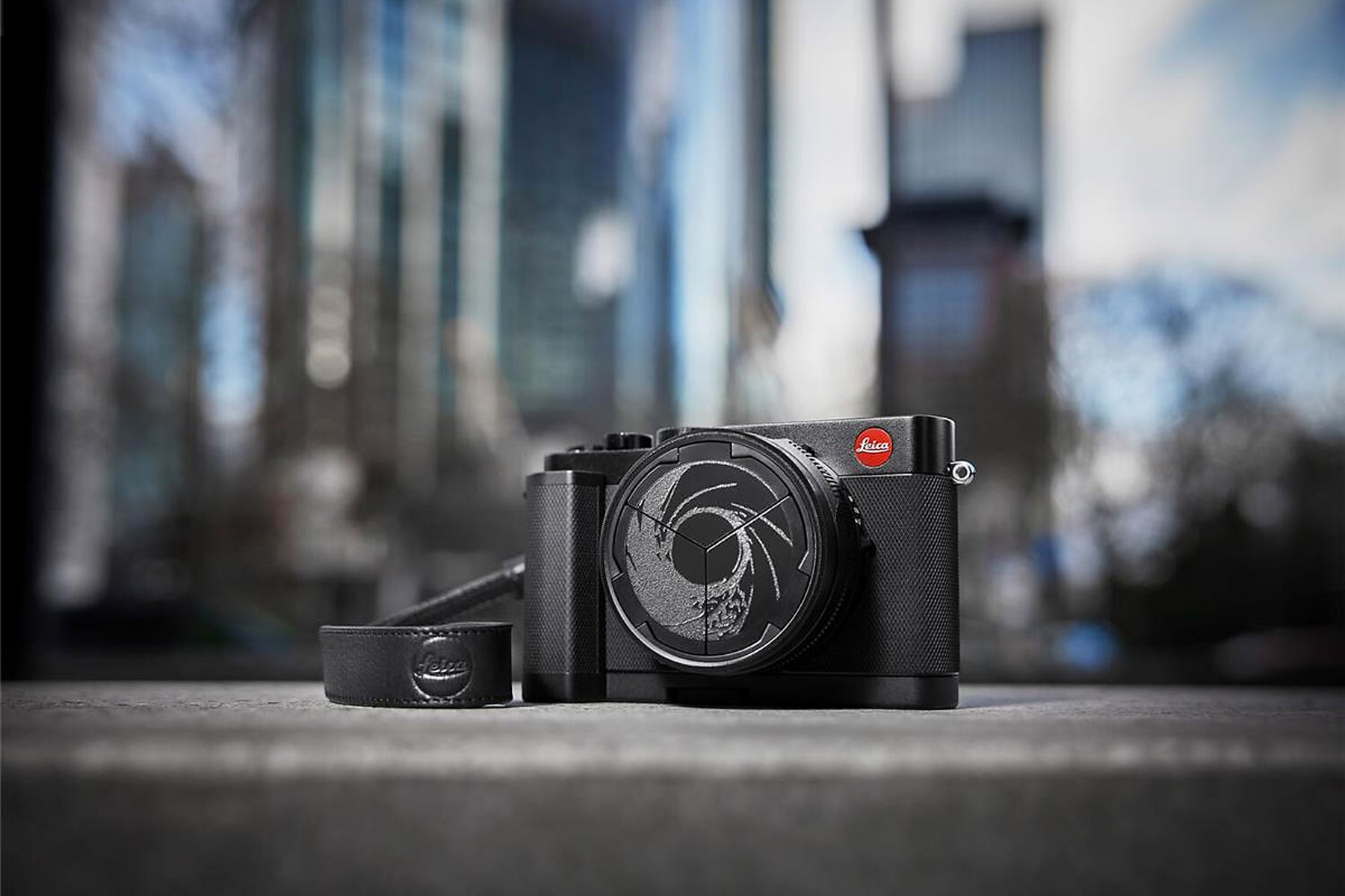 Leica celebrates 60 years of Bond with the D-Lux 7 007 Edition 