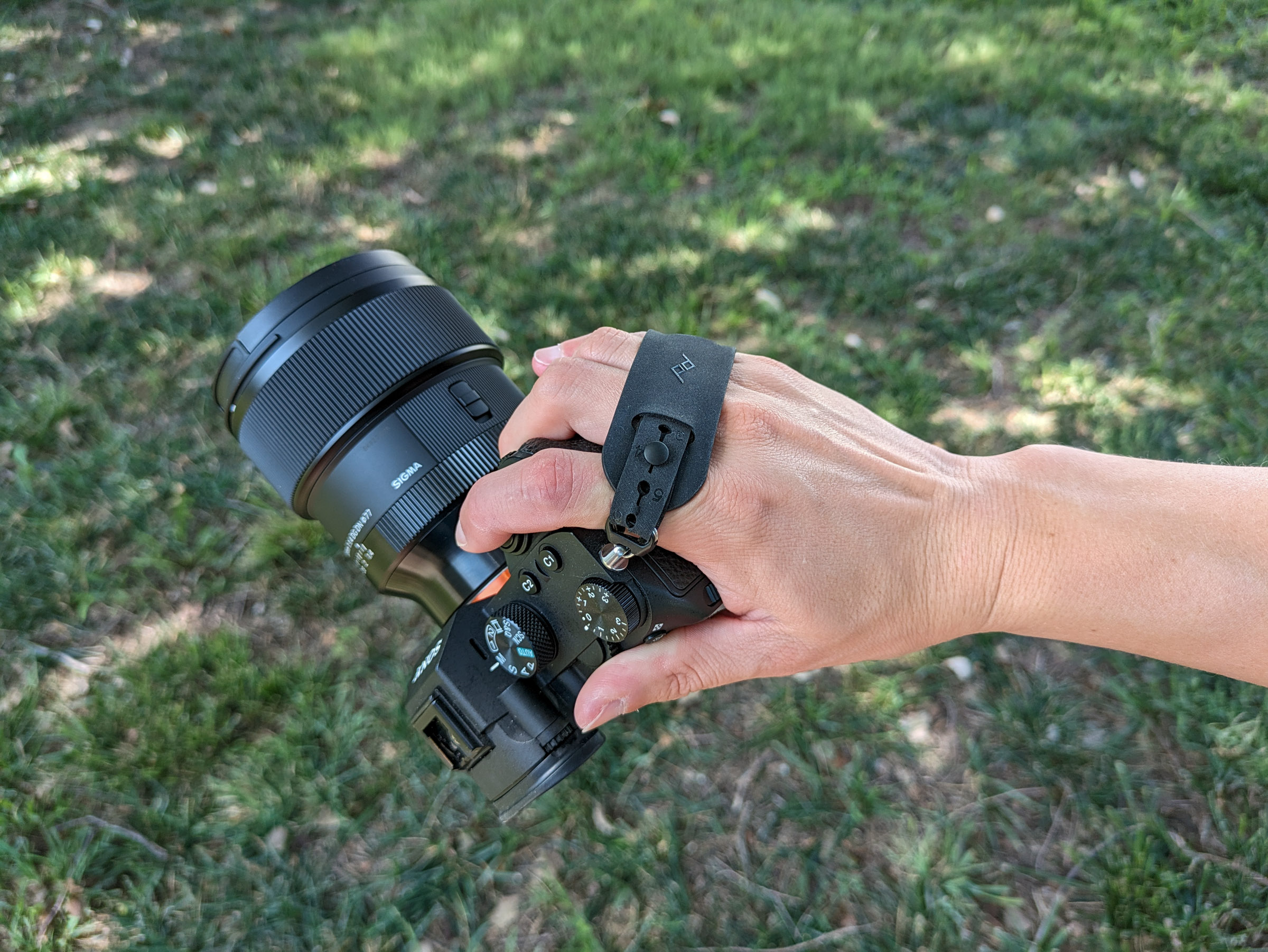 Hands-on with the Peak Design Micro Clutch | Popular Photography